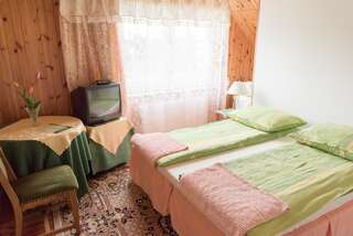 Загородные дома Gościniec w Sadurkach Наленчув Номер с кроватью размера «king-size»-3